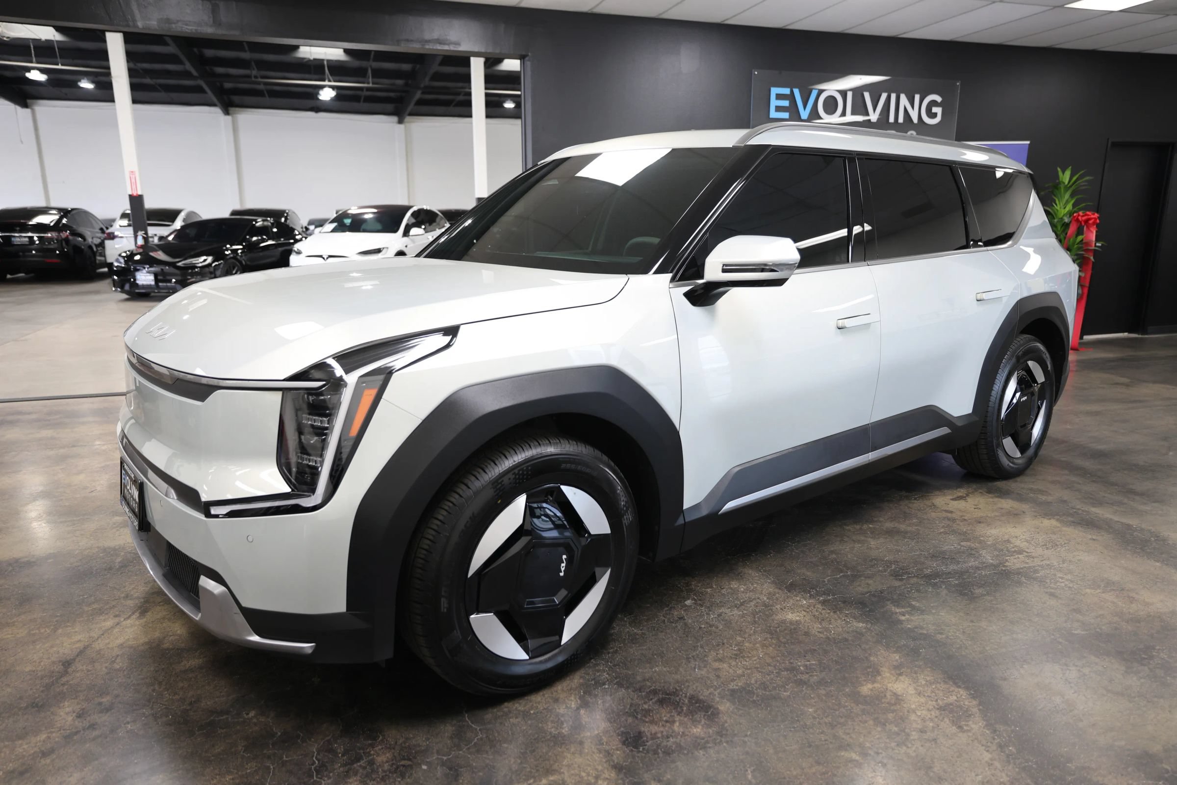 Used 2024 Kia EV9 Wind AWD/4WD image 4