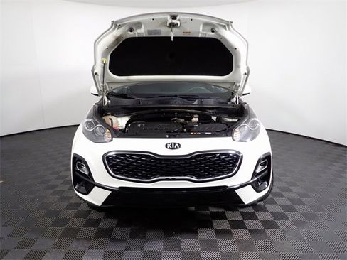 Used 2022 Kia Sportage LX image 4