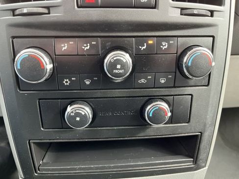 Used 2008 Chrysler Town & Country LX w/ Entertainment Group #1 image 18