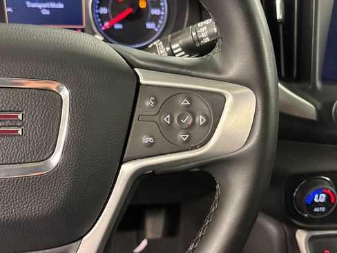 Used 2023 GMC Terrain SLT image 31