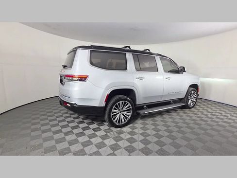 Used 2022 Jeep Grand Wagoneer Series III AWD/4WD image 37