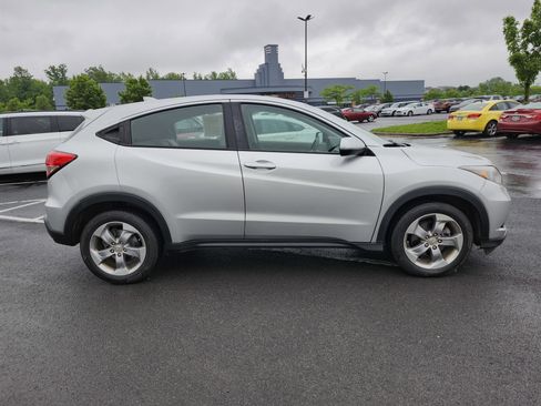 Used 2016 Honda HR-V LX image 16