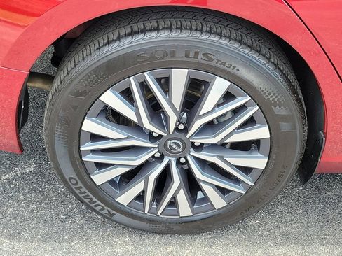 Used 2025 Nissan Altima 2.5 SV FWD image 6