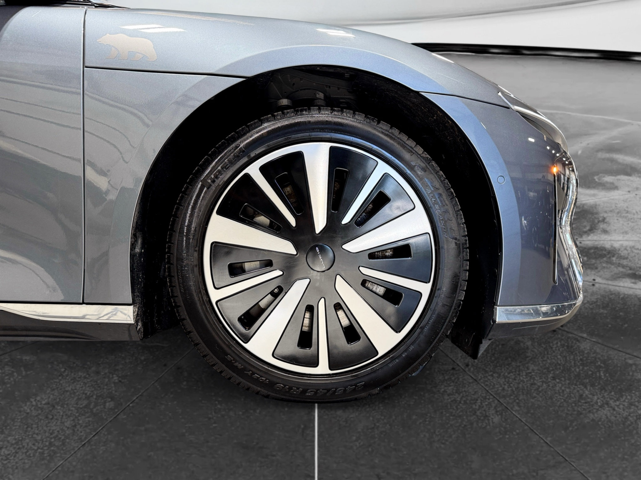 Used 2025 Lucid Air Touring AWD/4WD image 35