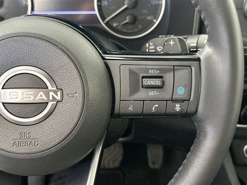 Used 2023 Nissan Rogue SV w/ SV Premium B Package image 23