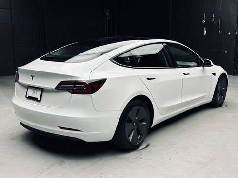 Used 2022 Tesla Model 3 RWD image 7