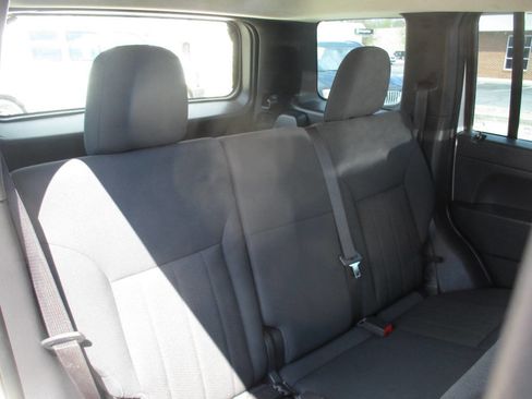 Used 2011 Jeep Liberty Sport image 35