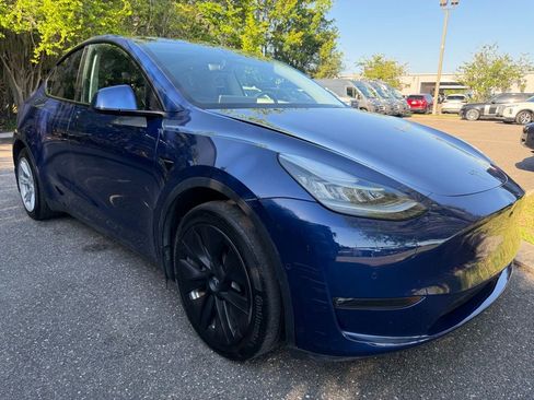 Used 2021 Tesla Model Y Long Range image 2