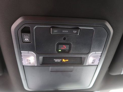 Used 2025 Toyota Tundra Limited image 27