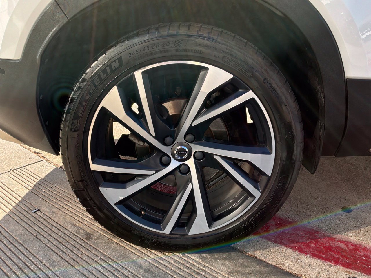 Used 2019 Volvo XC40 T5 R-Design AWD/4WD image 9