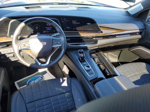 Certified 2024 Cadillac Escalade Premium Luxury Platinum image 7