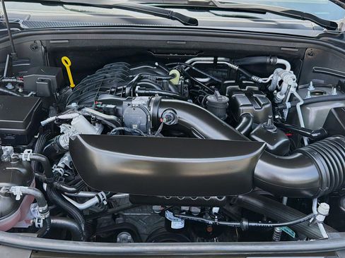 Used 2025 Dodge Durango GT AWD/4WD image 35