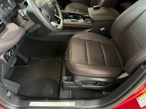 New 2026 Ford Explorer Platinum image 18