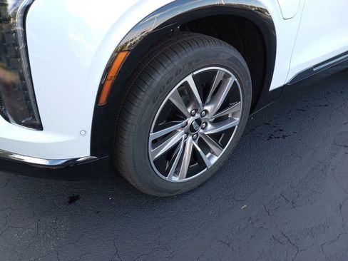 New 2026 Cadillac Vistiq Sport image 6