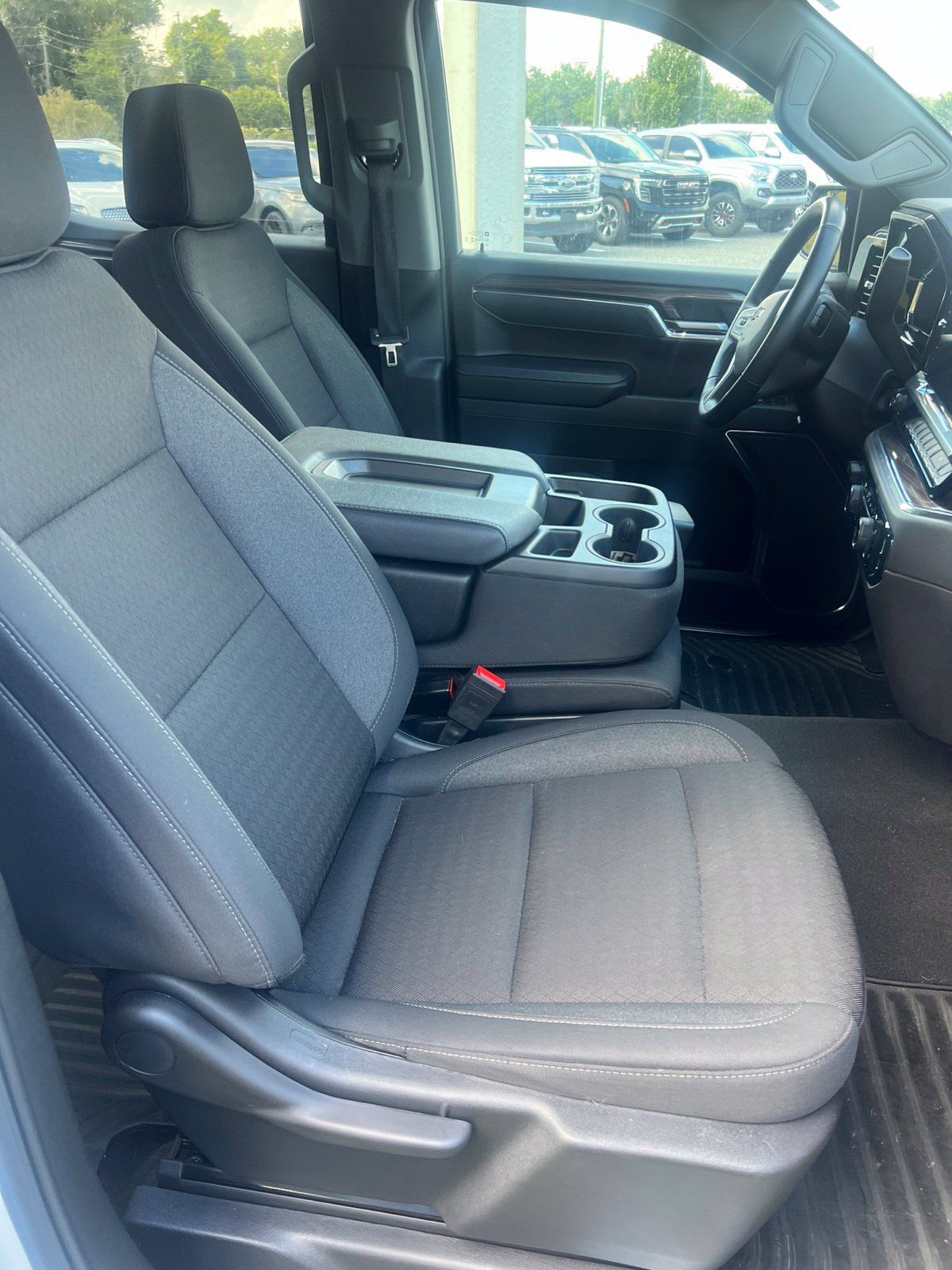Used 2025 Chevrolet Silverado 1500 RST AWD/4WD image 12