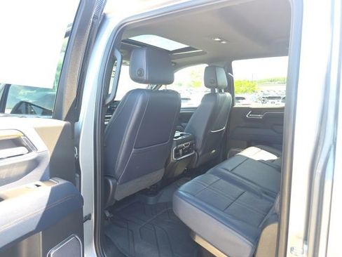 Used 2023 Chevrolet Silverado 1500 High Country AWD/4WD image 31
