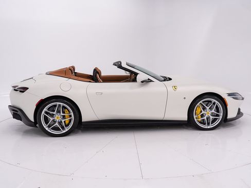 Used 2025 Ferrari Roma Spider RWD image 6