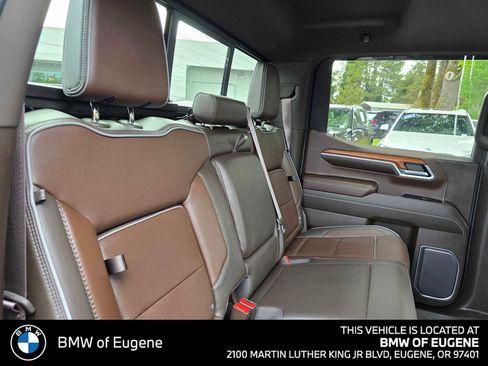Used 2022 GMC Sierra 1500 Denali w/ Technology Package AWD/4WD image 14