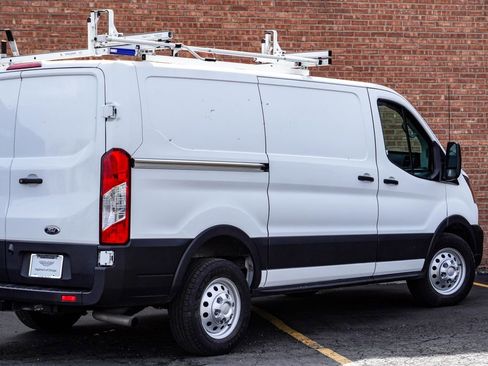 Used 2023 Ford Transit 150 Low Roof AWD image 10