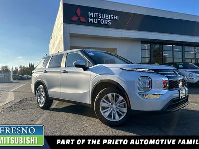 New 2025 Mitsubishi Outlander ES