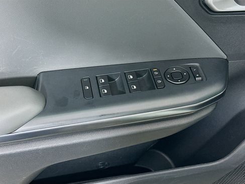 Used 2025 Kia K4 LXS image 15