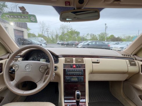 Used 2001 Mercedes-Benz E 320 Sedan image 15