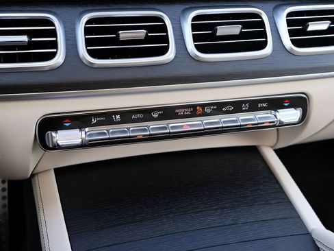 New 2026 Mercedes-Benz GLS 450 4MATIC image 25