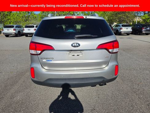 Used 2015 Kia Sorento LX image 4