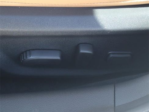 New 2025 Nissan Sentra SV w/ SV Premium Package image 21