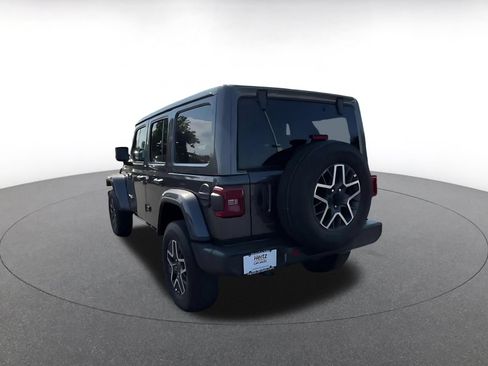 Used 2025 Jeep Wrangler Unlimited Sahara AWD/4WD image 11