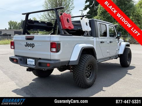 Used 2022 Jeep Gladiator Sport image 12