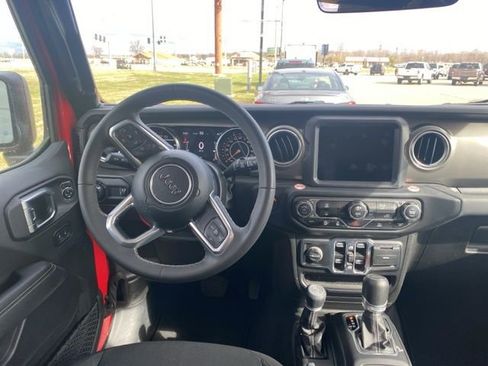 Used 2023 Jeep Wrangler Sahara image 14
