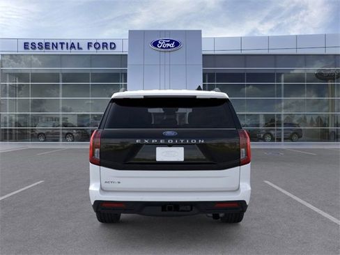 New 2025 Ford Expedition Active image 5