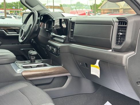 Certified 2023 Chevrolet Silverado 1500 RST w/ Convenience Package II AWD/4WD image 28