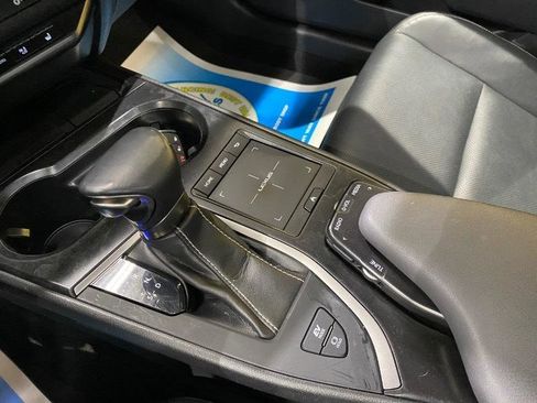 Used 2019 Lexus UX 250h w/ Premium Package image 13