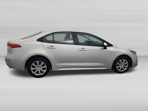 Used 2025 Toyota Corolla LE FWD image 3