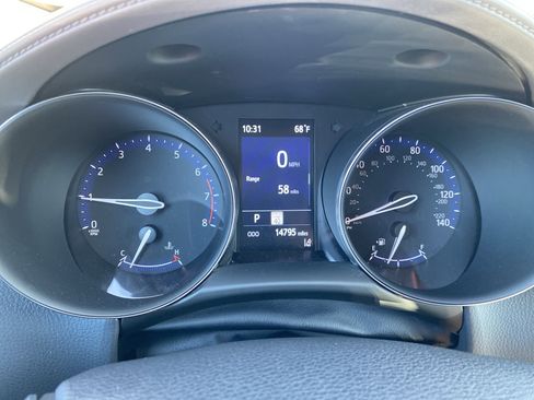 Used 2022 Toyota C-HR Limited image 14