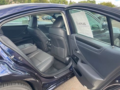 New 2025 Lexus ES 300h w/ Premium Package image 7