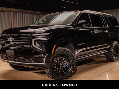 Used 2025 Chevrolet Suburban High Country image 5