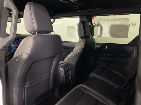 New 2026 Ford Bronco Outer Banks w/ Sasquatch Package AWD/4WD image 15