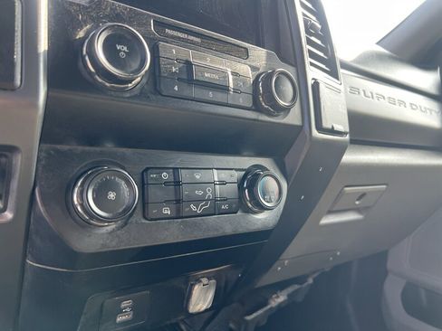 Used 2020 Ford F350 XLT w/ XLT Value Package image 19