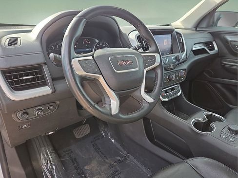 Used 2024 GMC Terrain SLT image 25