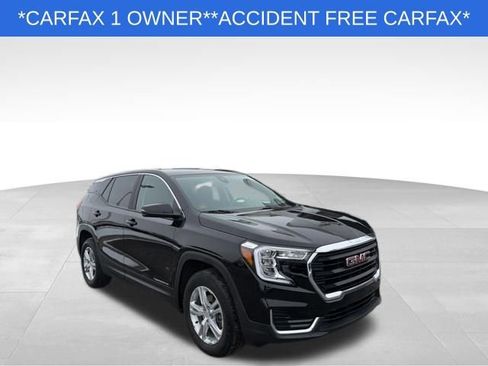 Used 2023 GMC Terrain SLE image 1