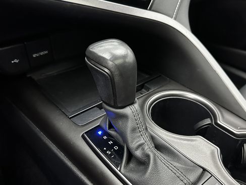 Used 2024 Toyota Camry SE image 17