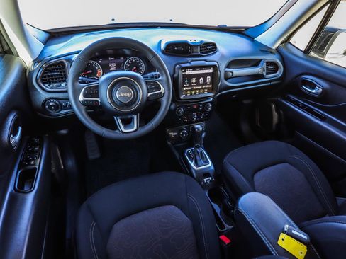 Used 2023 Jeep Renegade Latitude image 23