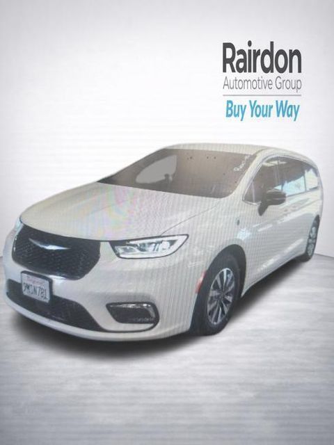 Used 2024 Chrysler Pacifica Limited FWD image 1