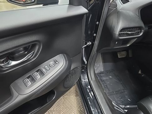 Used 2023 Honda HR-V EX-L image 28