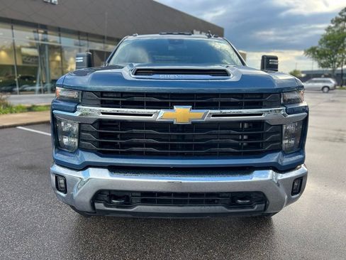 Used 2025 Chevrolet Silverado 3500 LT w/ Convenience Package AWD/4WD image 4