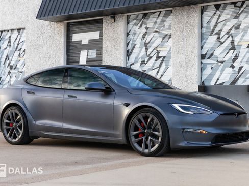 Used 2022 Tesla Model S Plaid image 18
