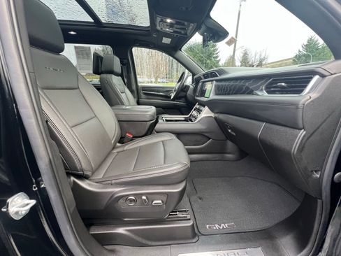 Used 2023 GMC Yukon XL Denali image 17